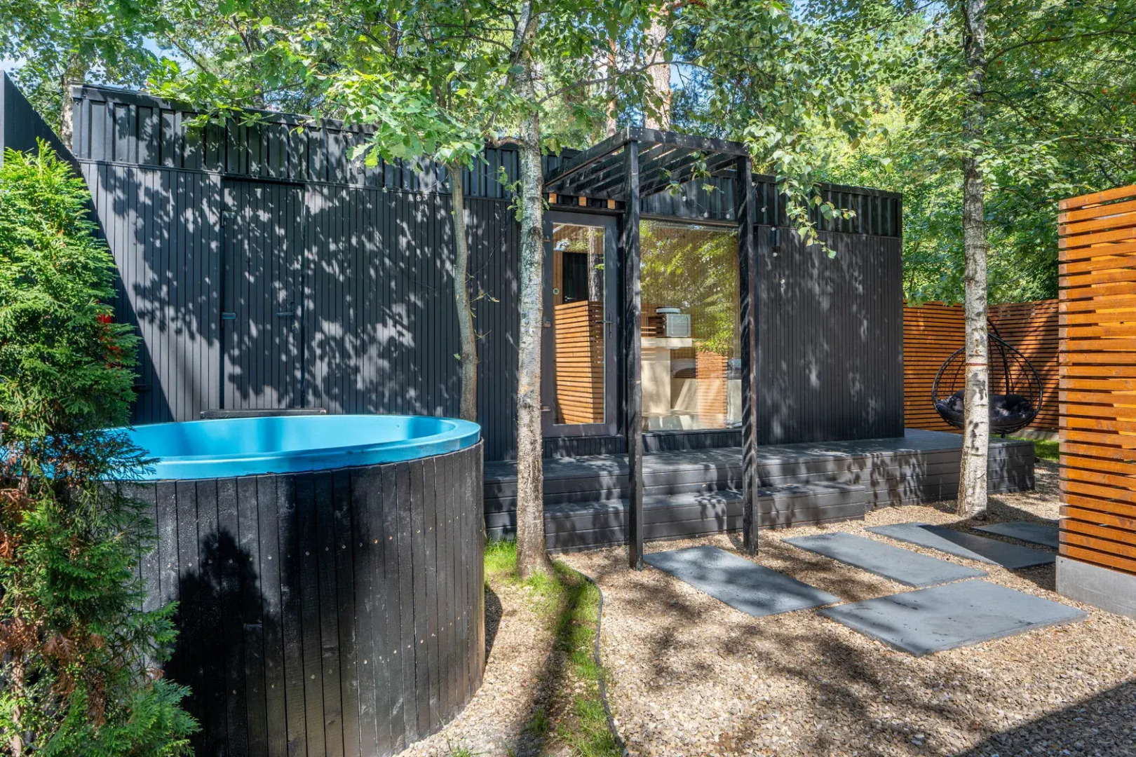 Частный дом Домик для двоих с купелью и сауной