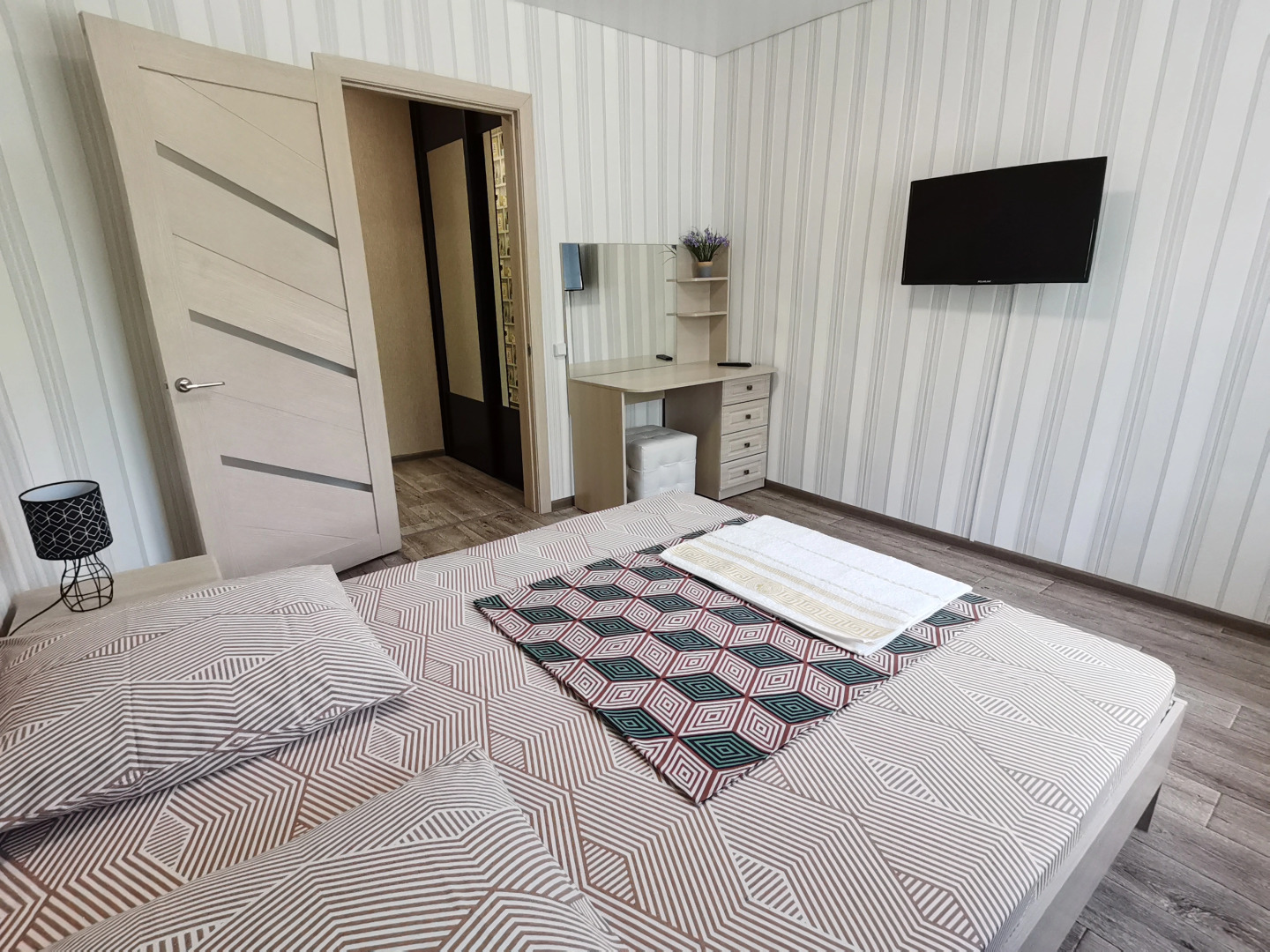 Апартаменты Сутки как дома на Сафьяновых 22