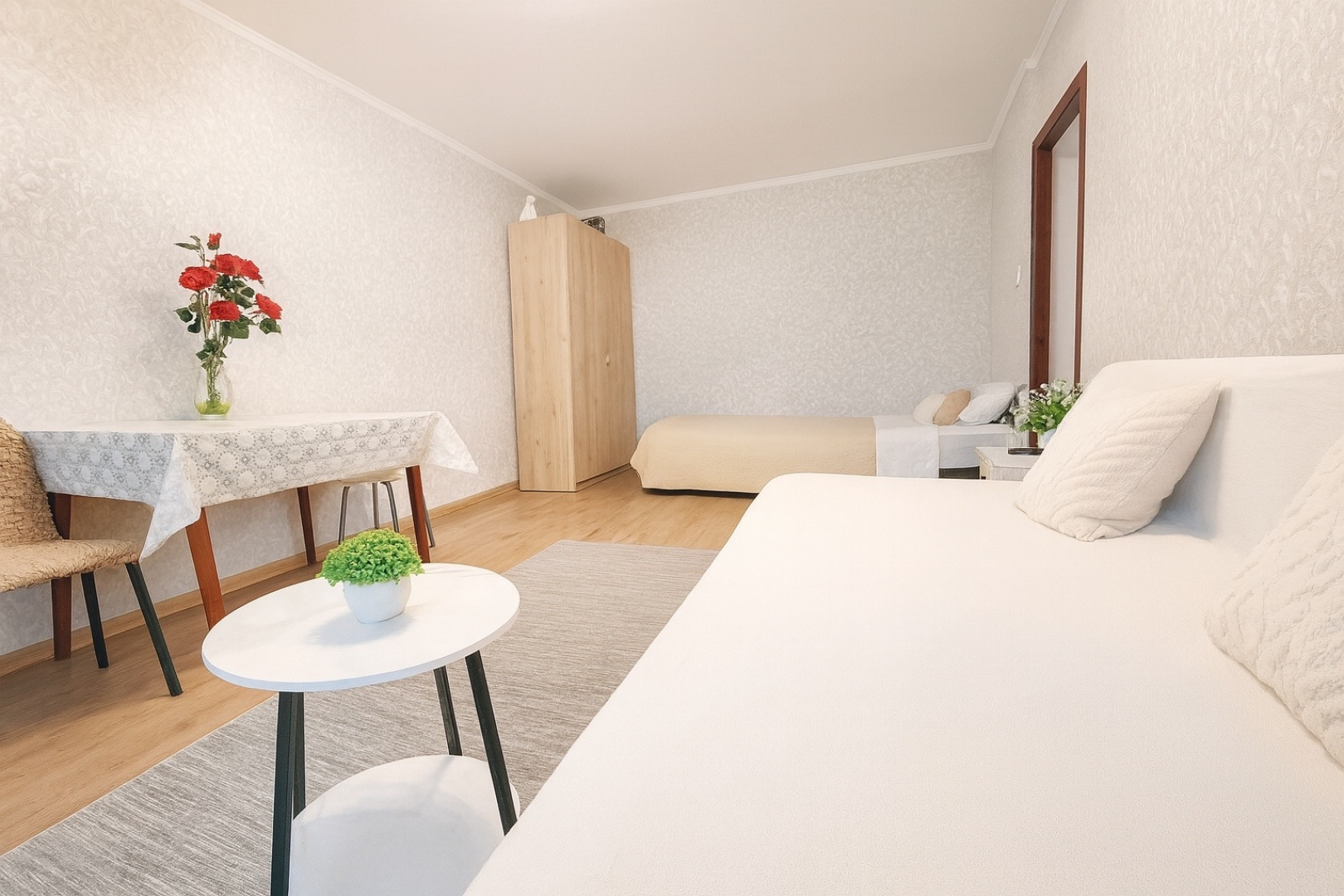 Апартаменты Ново-Садовая 42