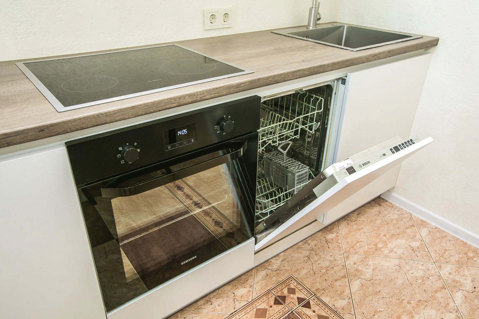 Апартаменты 3 комнатные Интернациональная 2 Центр города