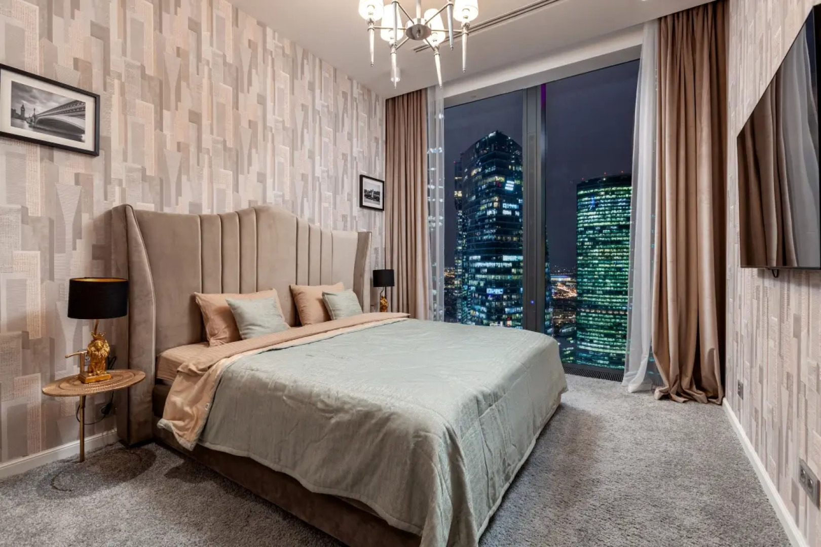 Трехкомнатный апартамент на 40 этаже