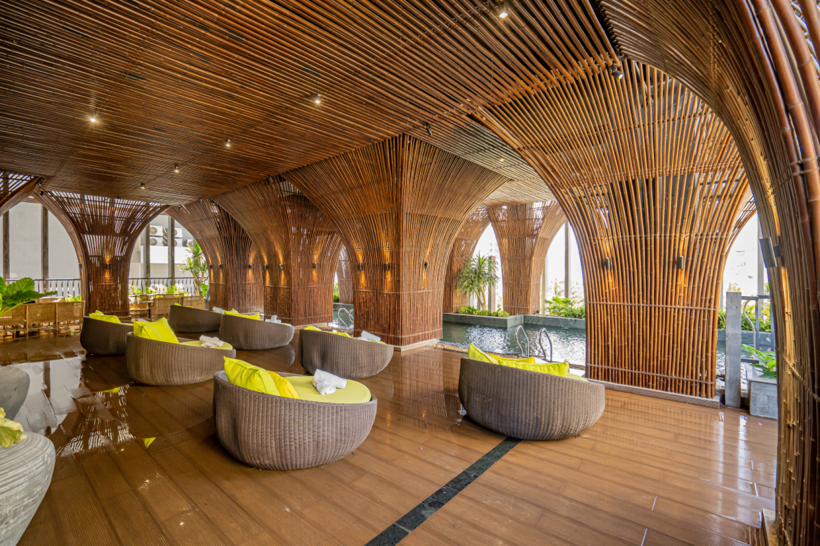 Отель The Signature Nha Trang