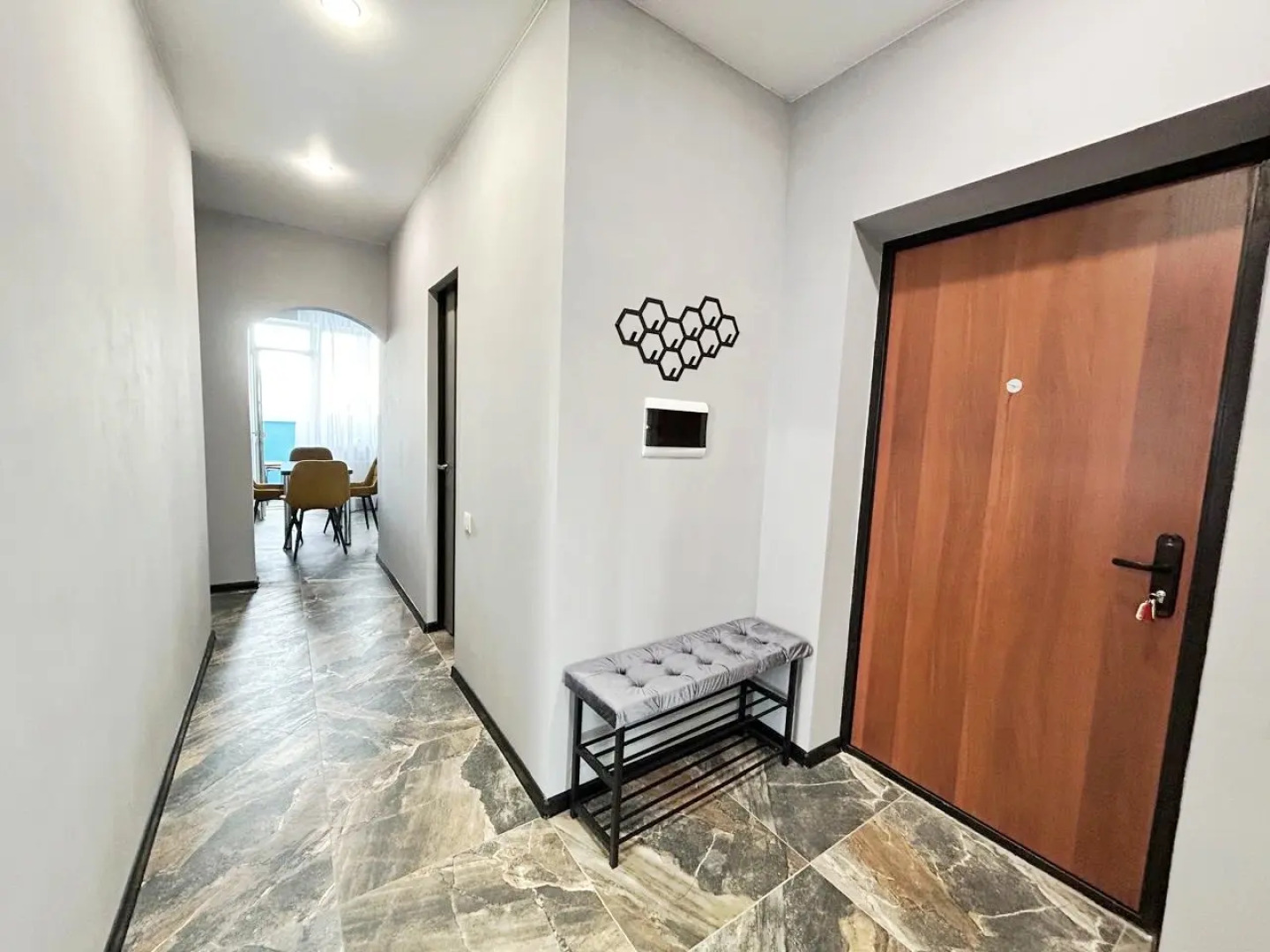 Квартира Двухкомнатная возле Космопорта