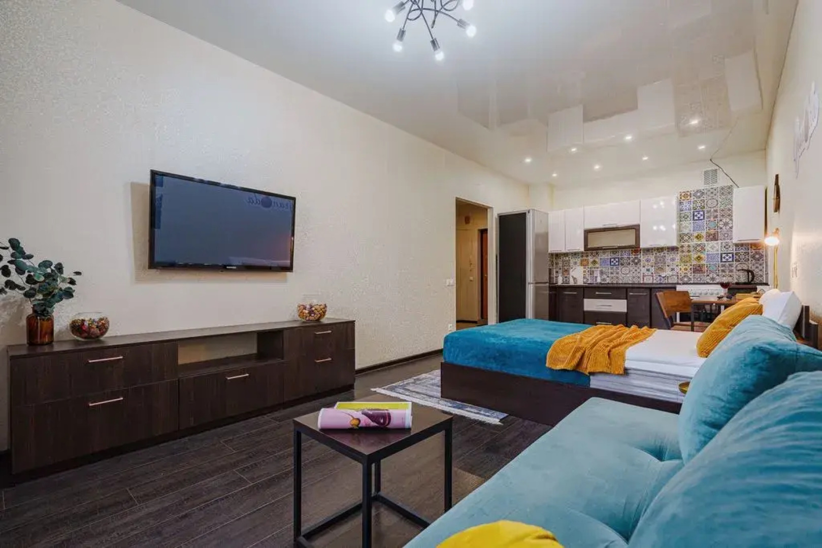 Студия Granada уютная современная в новом доме