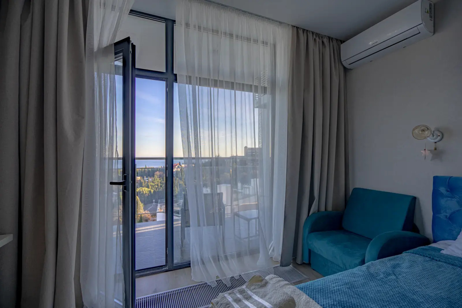 Апартаменты LS-Blueberry с видом на море с 4 этажа