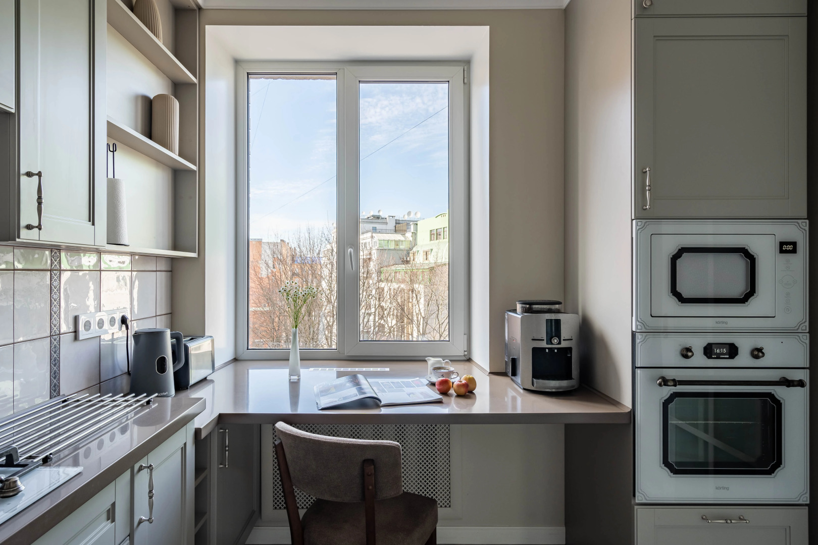 Апартаменты Четырехкомнатные YOUR APART с видом на домик Петра 1 и Неву