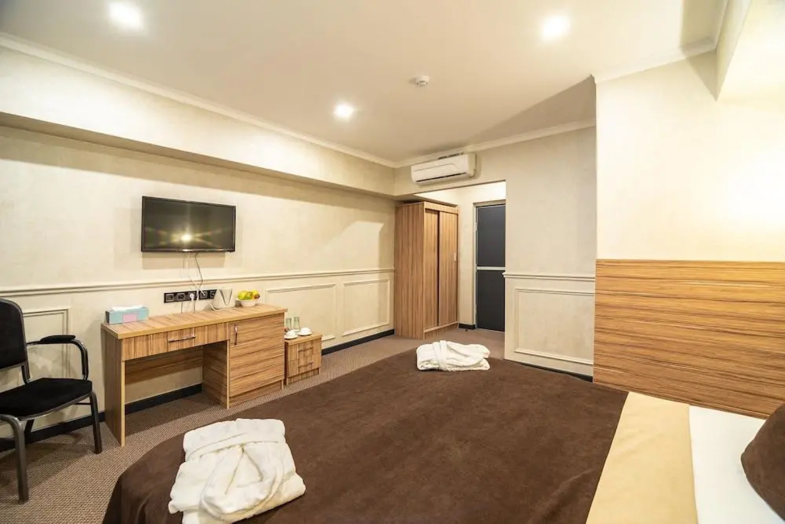 Отель Mildom City