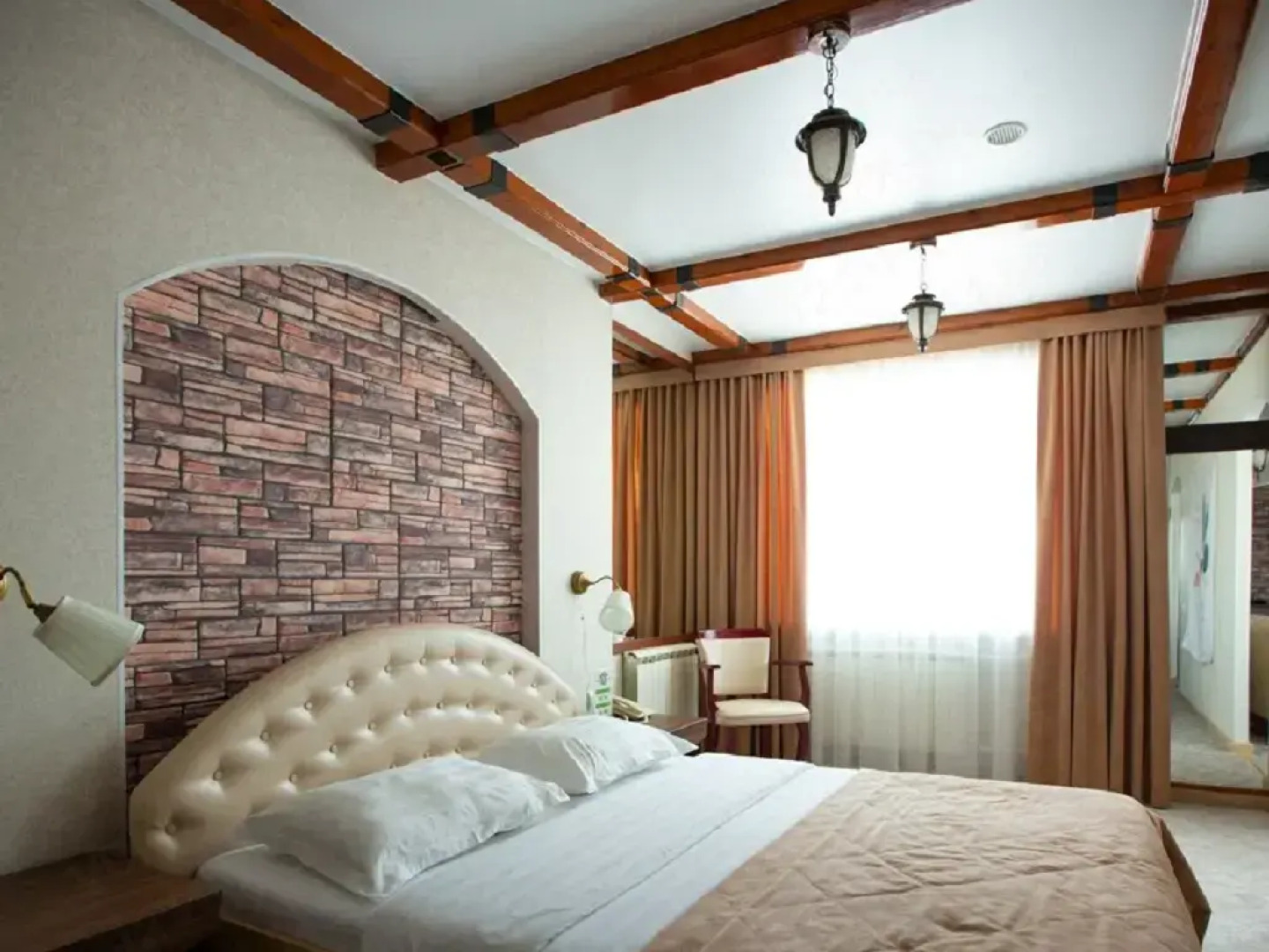 Отель Золотой Дракон