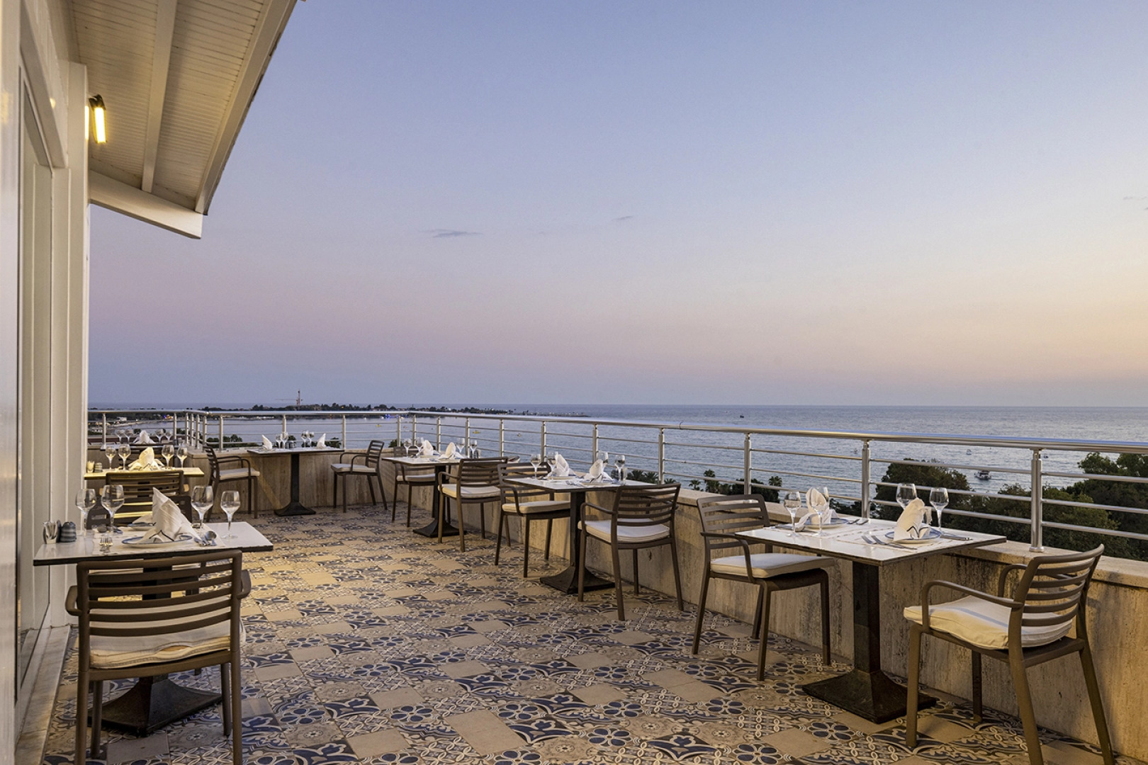 Side Star Elegance Hotel