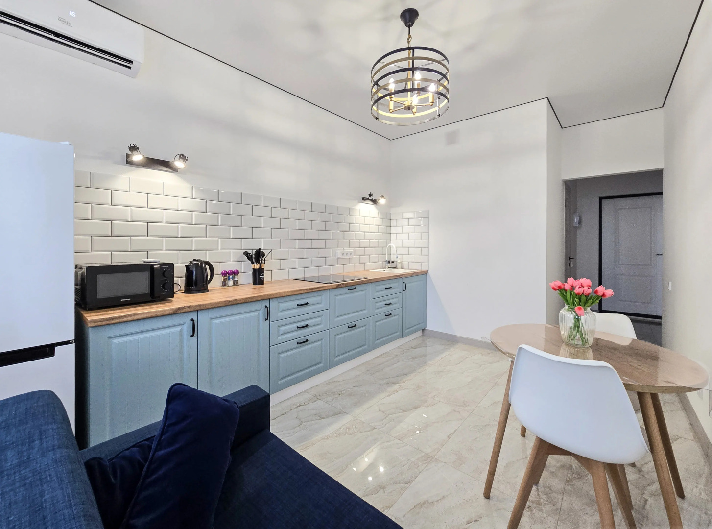 Квартира с большим телевизором и шикарным видом на реку Кубань 2