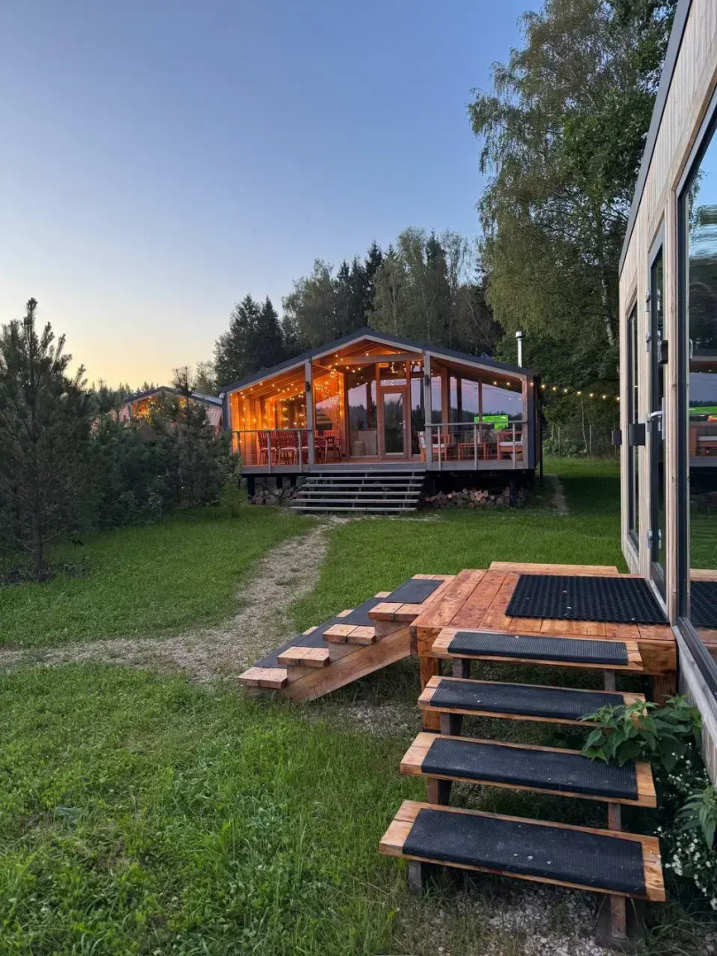 Частный дом с баней и чаном у воды и леса