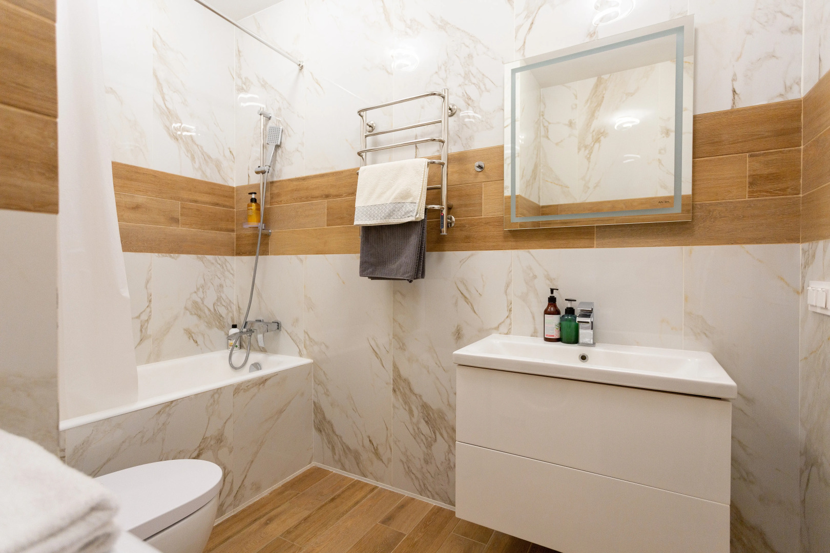 Апартаменты #3 White studio for 2+2 by Lo Apartments