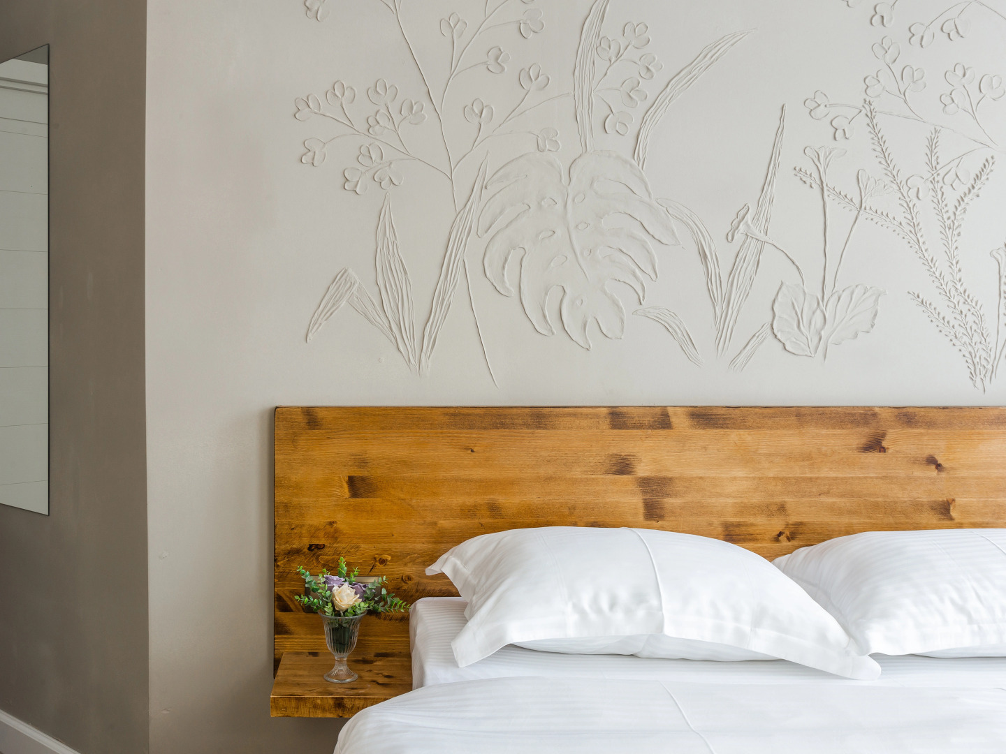 Отель Тихонов