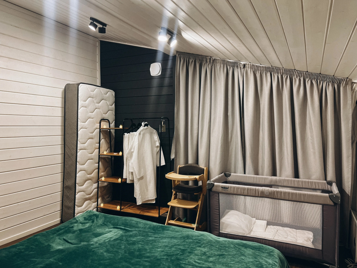 Частный дом с гриль-мангалом, сауной и большой террасой