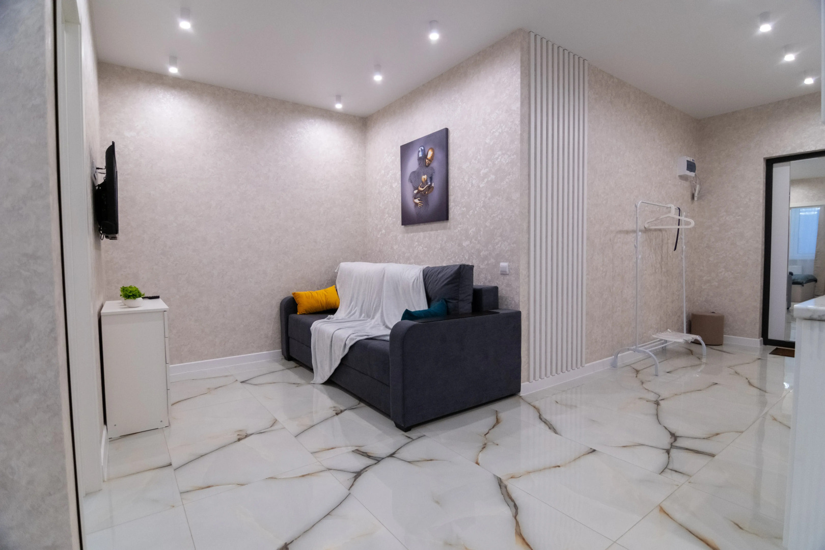 Апартаменты с новым ремонтом в новострое