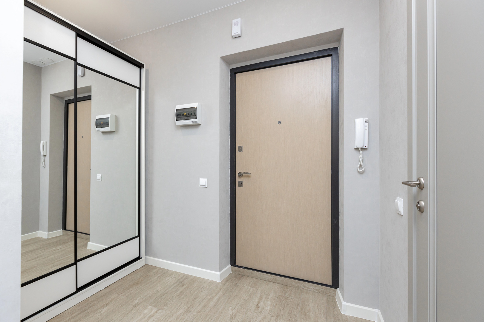 Квартира стильная студия рядом с метро Горки