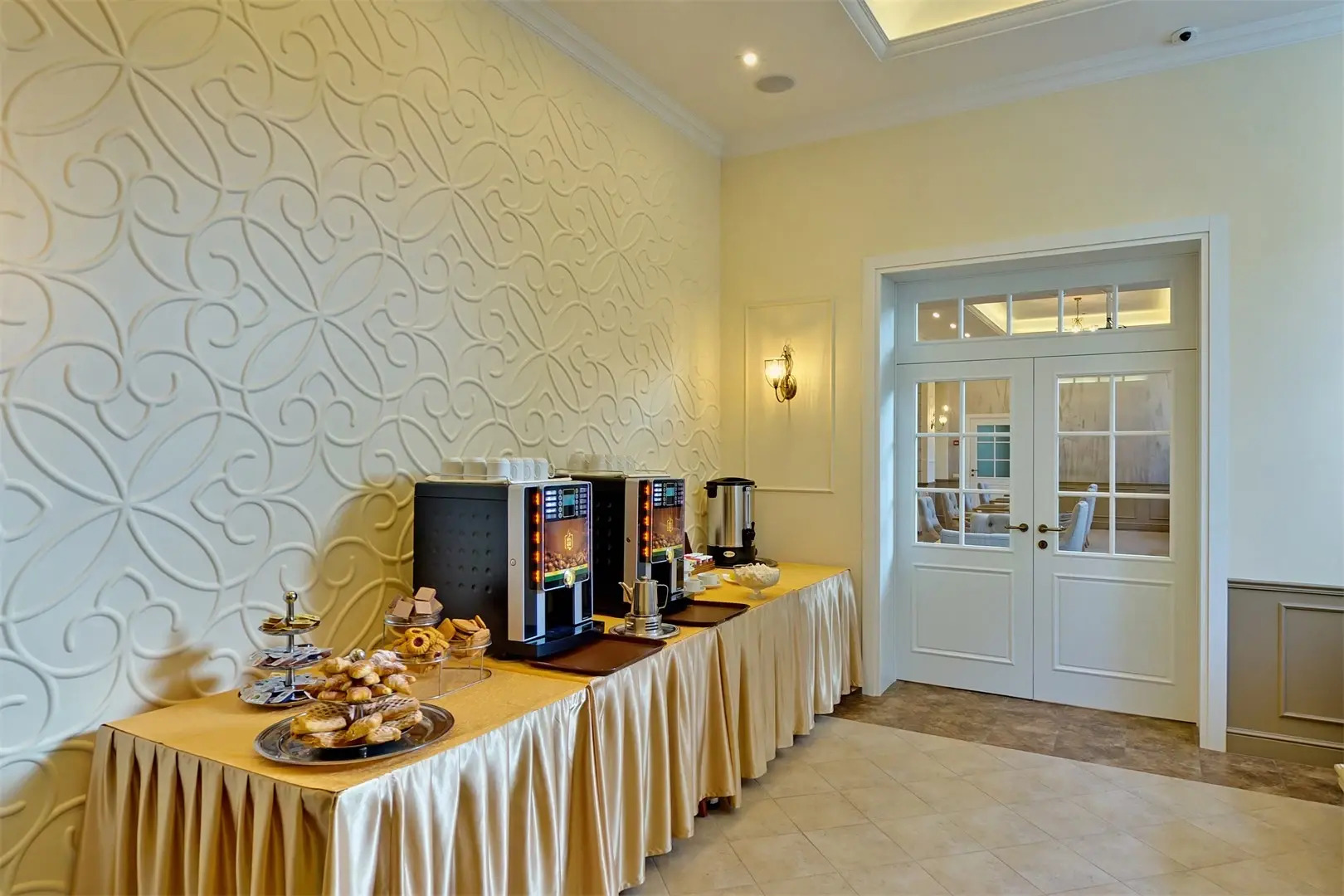 Отель Аэрополис