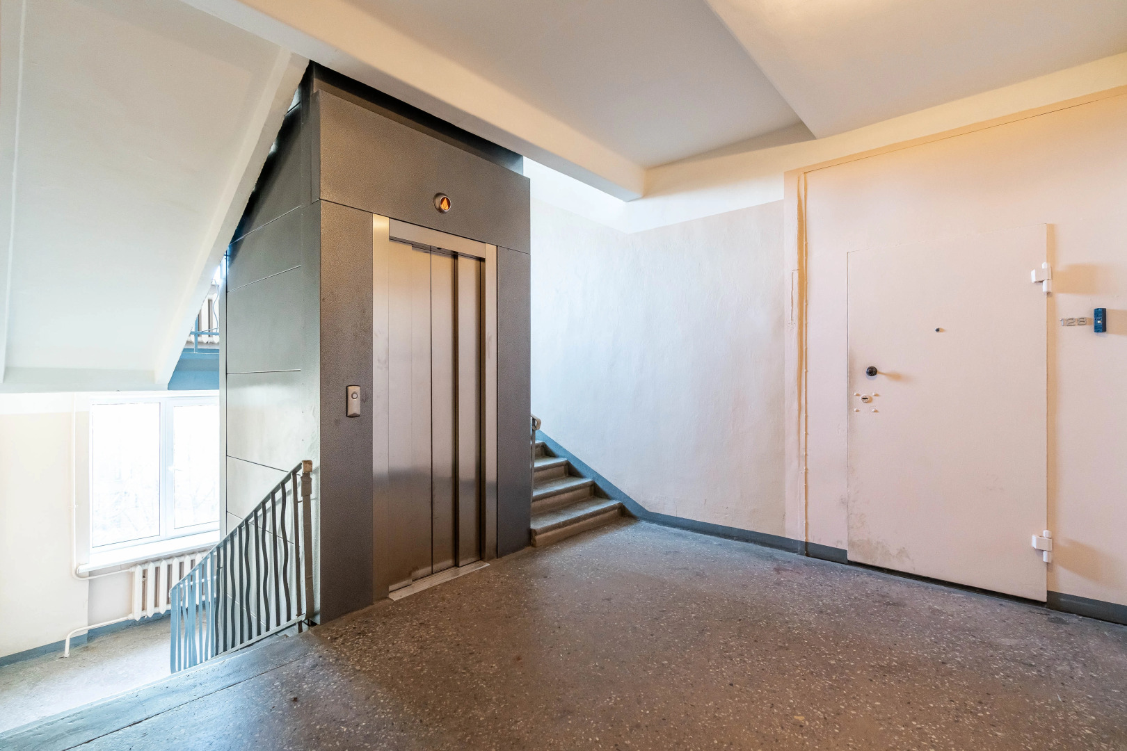 Апартаменты Четырехкомнатные YOUR APART с видом на домик Петра 1 и Неву