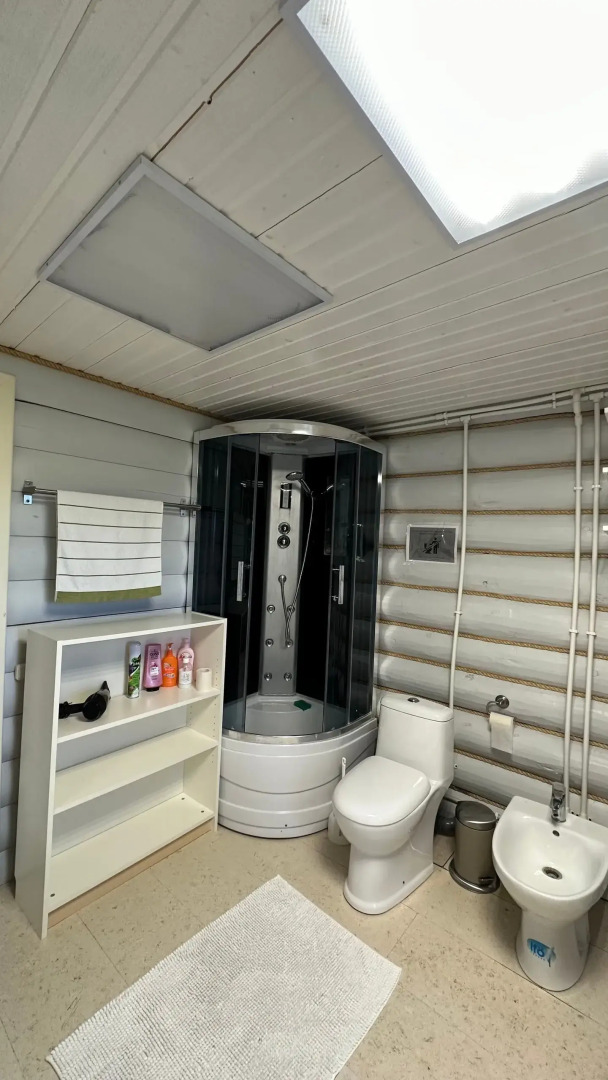 Глэмпинг Коттедж с видом на озеро