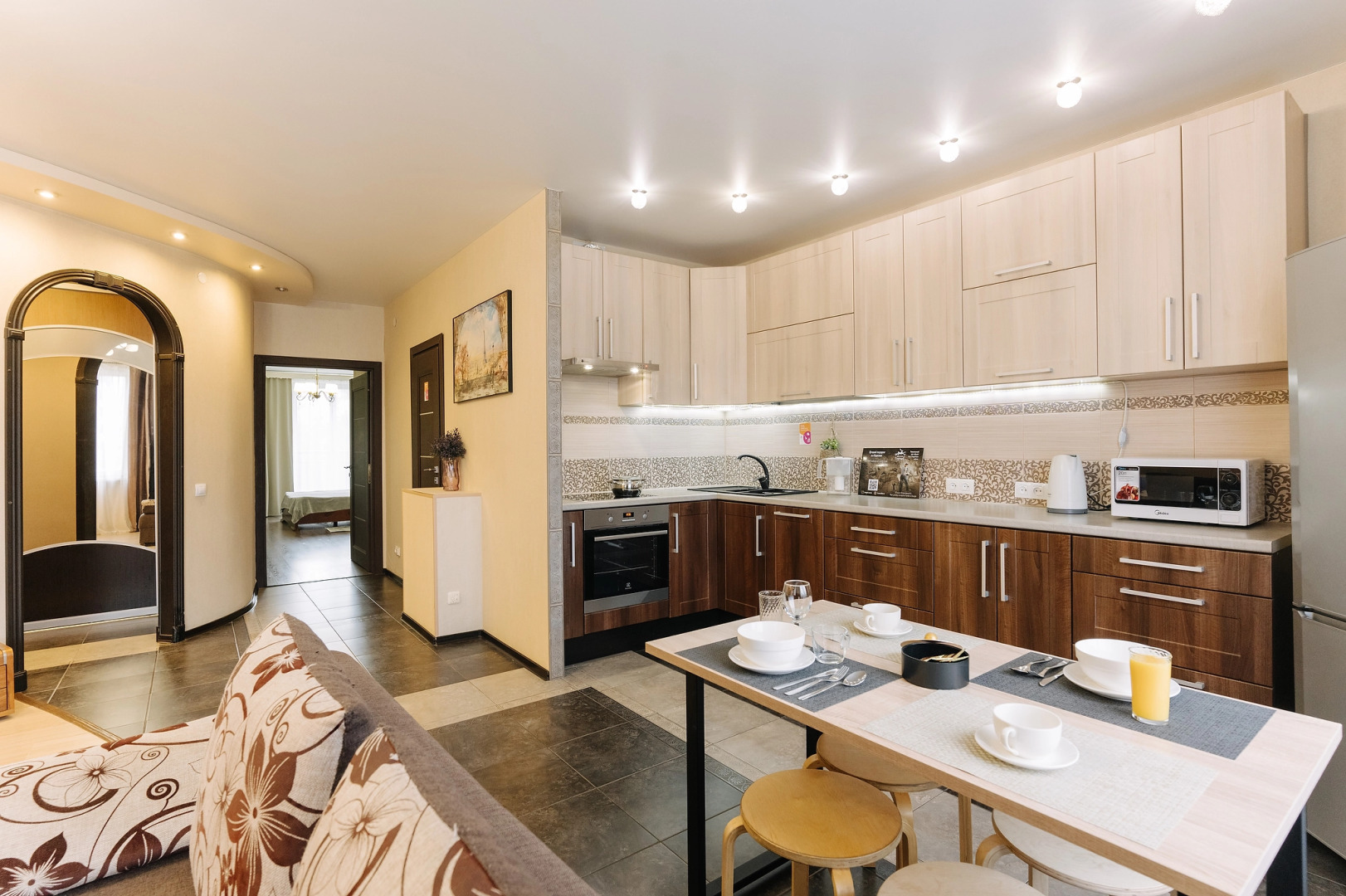 Апартаменты 9 ночей с видом на речку на Коммунальной 1