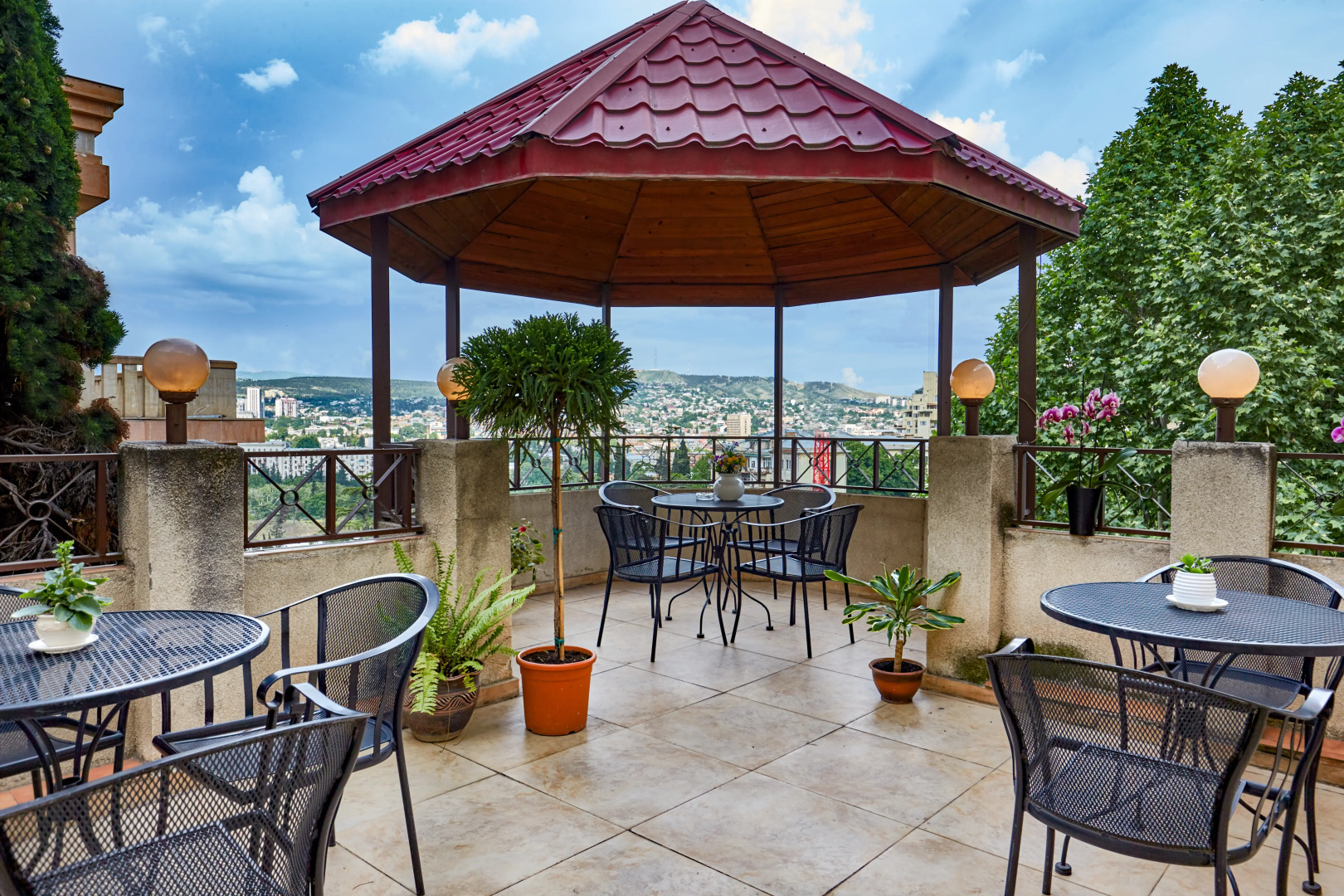 Отель Илиани