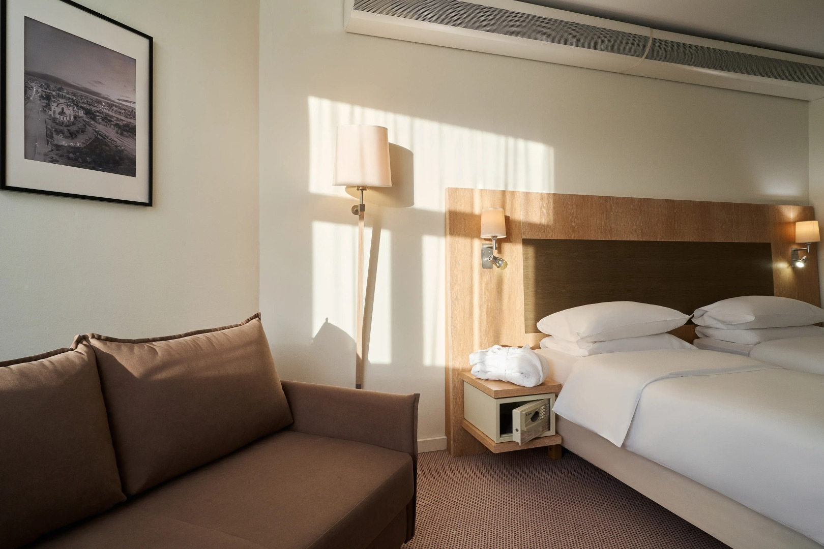 Отель Cosmos Ekaterinburg Hotel