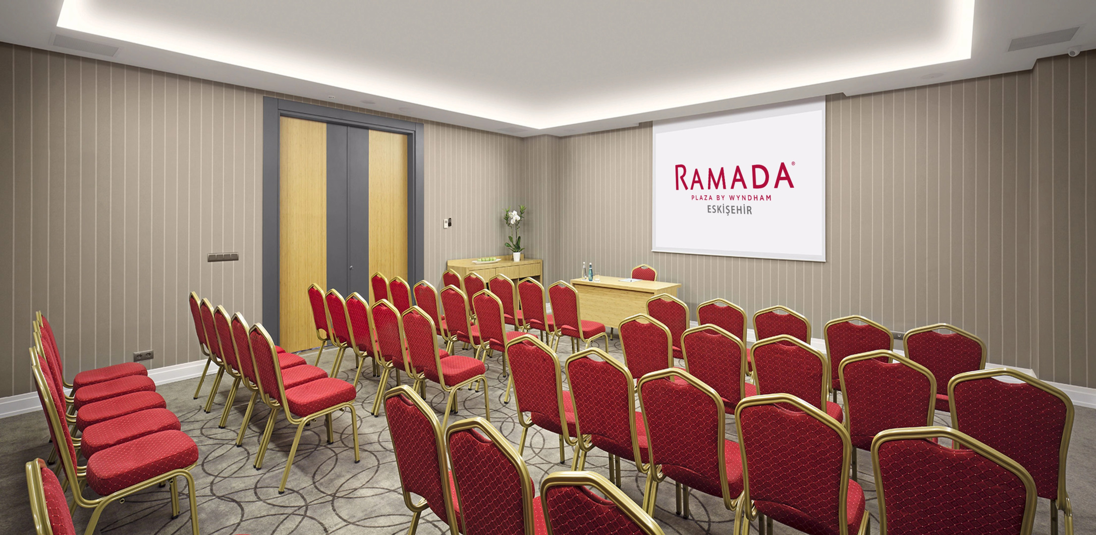Отель Ramada Plaza by Wyndham Eskisehir