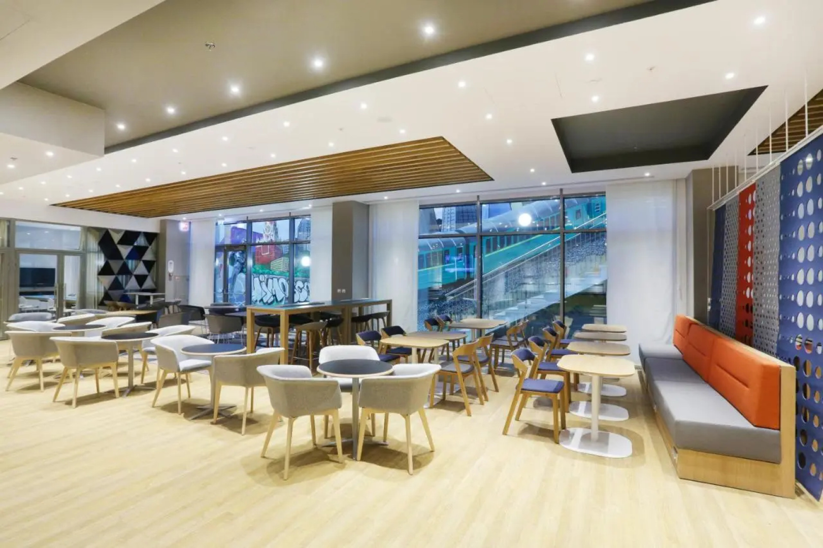 Отель Cosmos Smart Moscow Dubininskaya Hotel