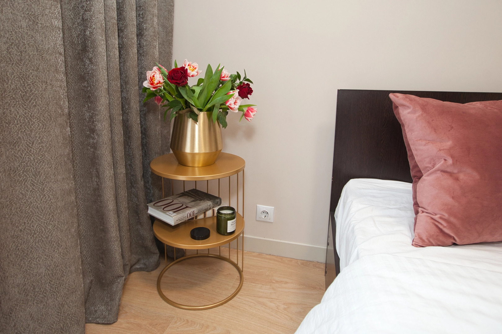 Апаратаменты около НЦ Кулакова