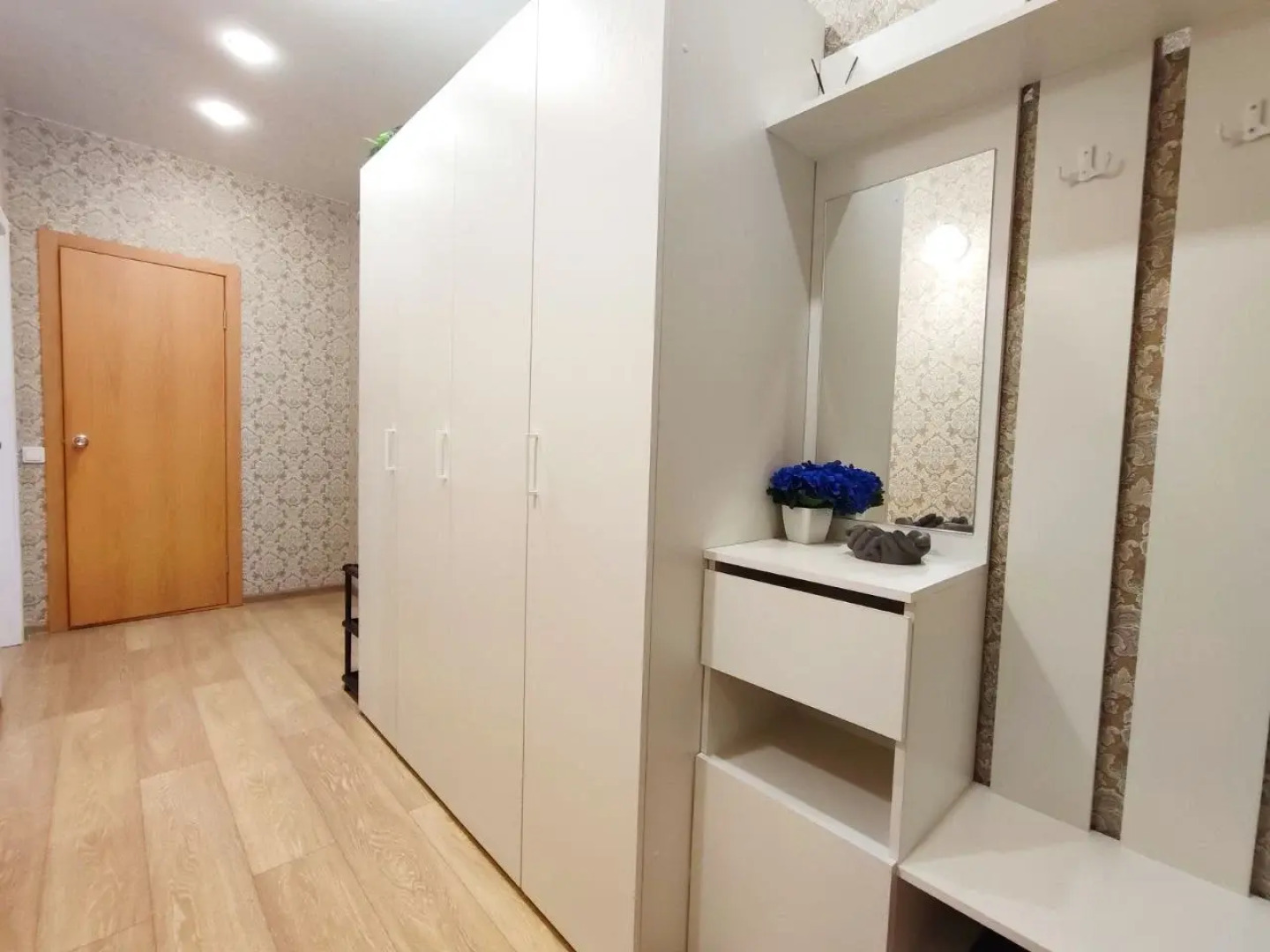 Квартира Уютная 2 комнаты рядом с Аэропортом в микрорайоне Современник