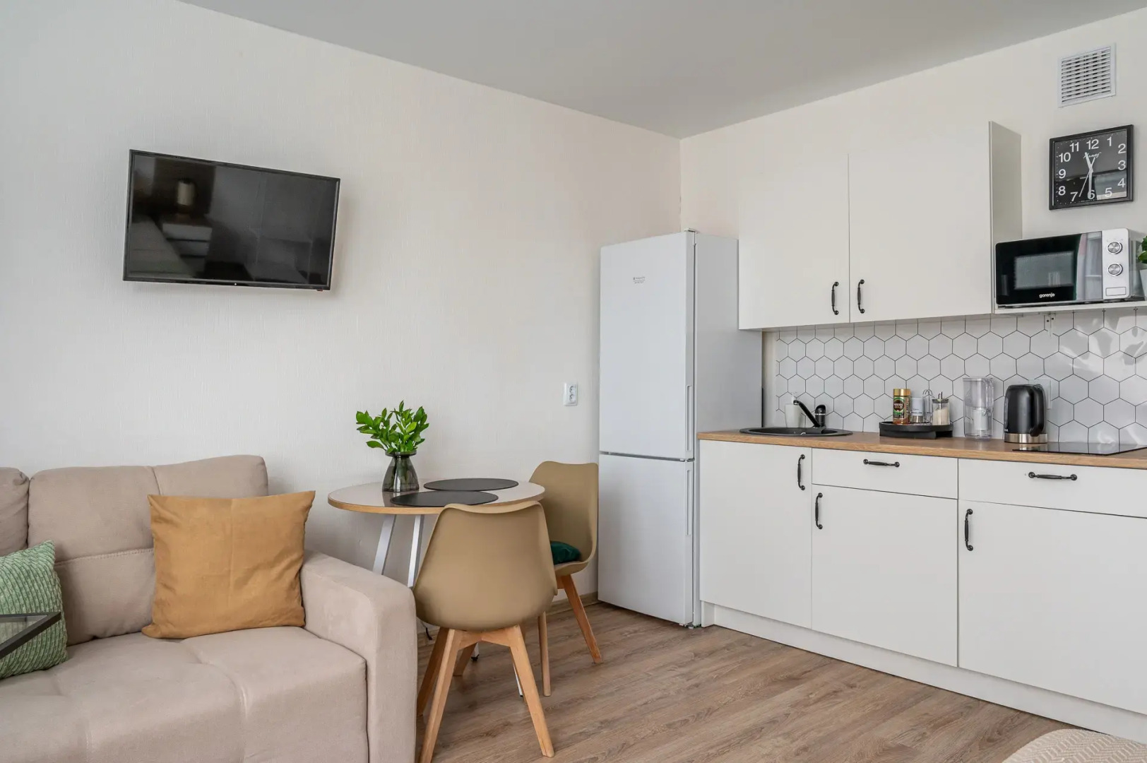 Квартира Comfort с самостоятельным заселением от Welcome V Ekb