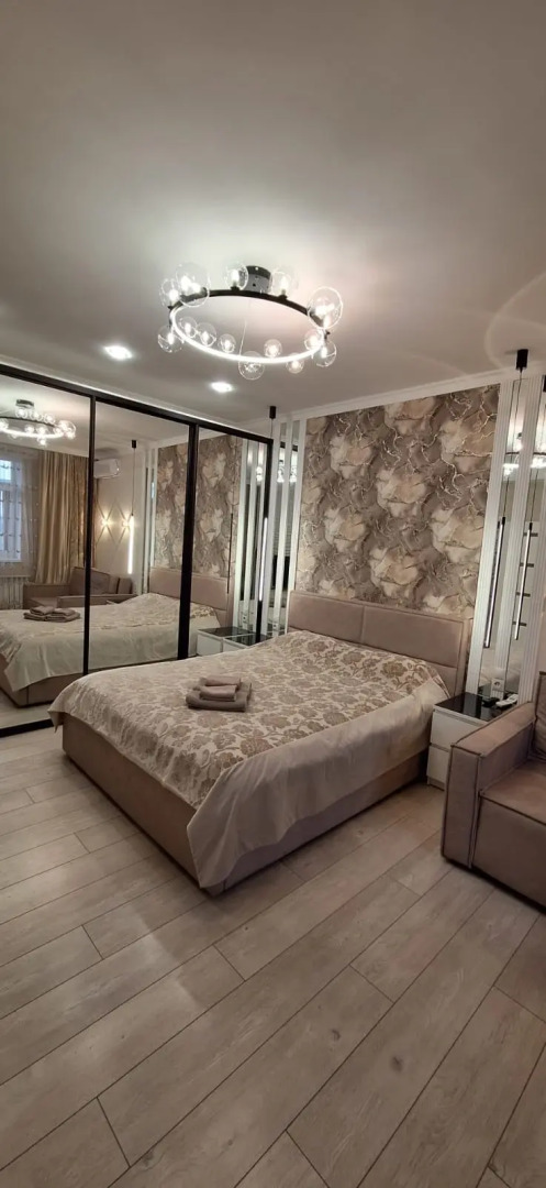 Апартаменты на Чкалова 37 с видом на горы на седьмом этаже с лоджией