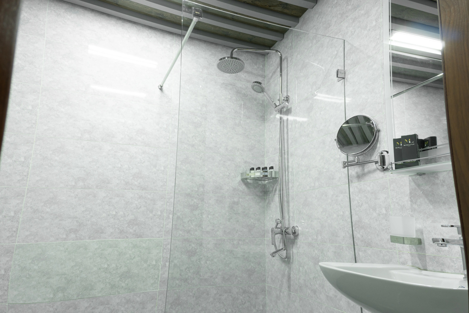 Отель Mir Luxe Plaza