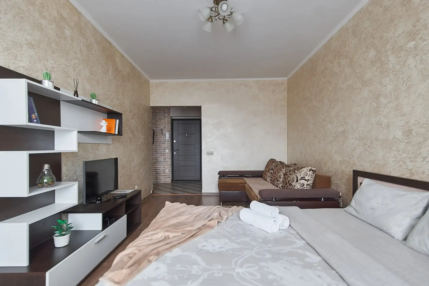 Апартаменты Тимирязева 10 Yellow