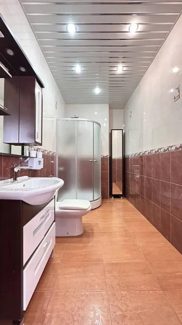 Частный дом с бассейном