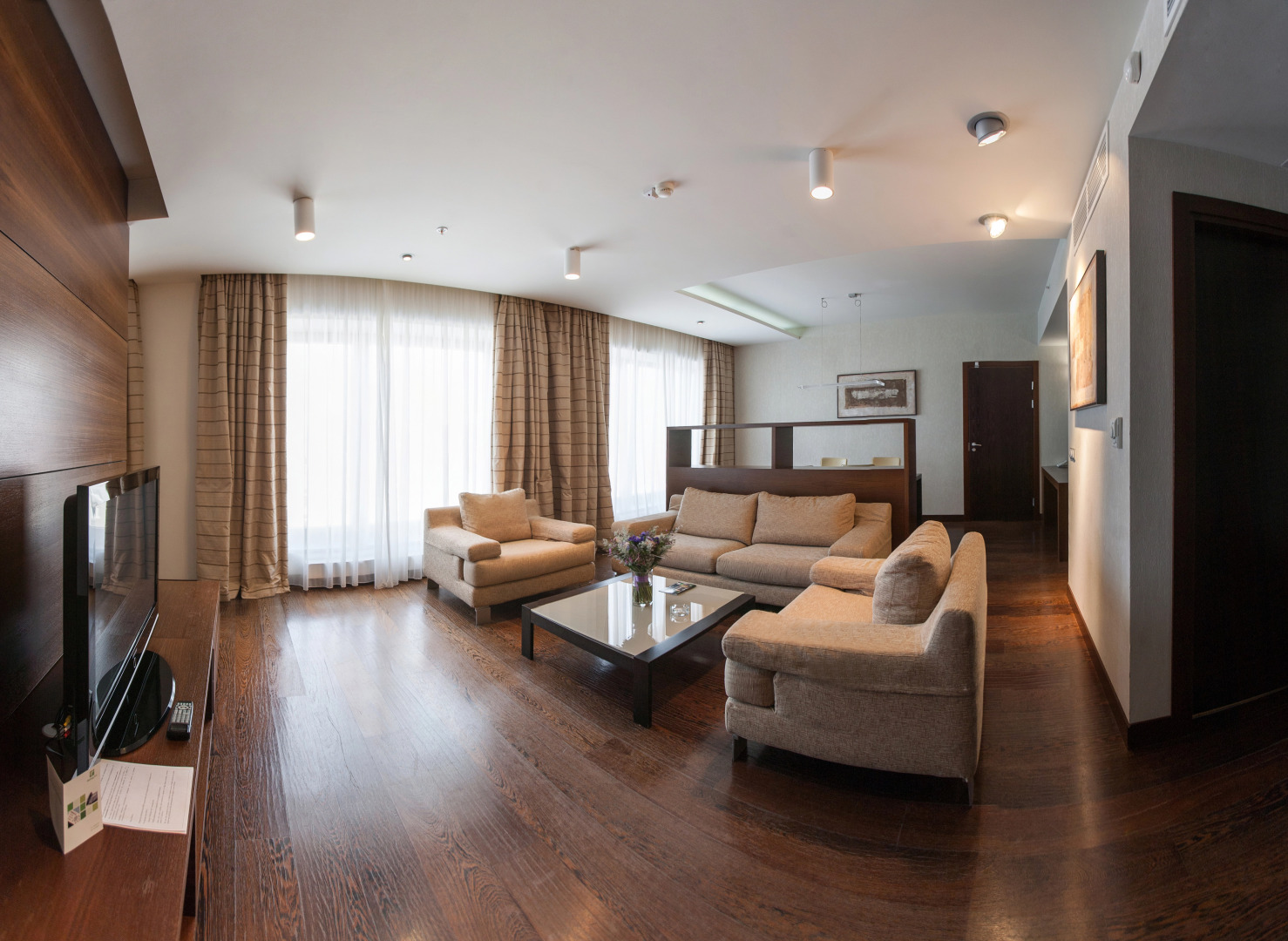 HolidayHall Samara Hotel