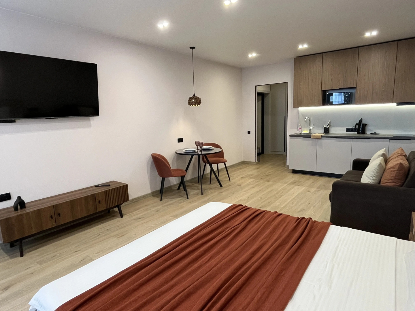 Квартира Дизайнерская Студия Напротив Роял Парка