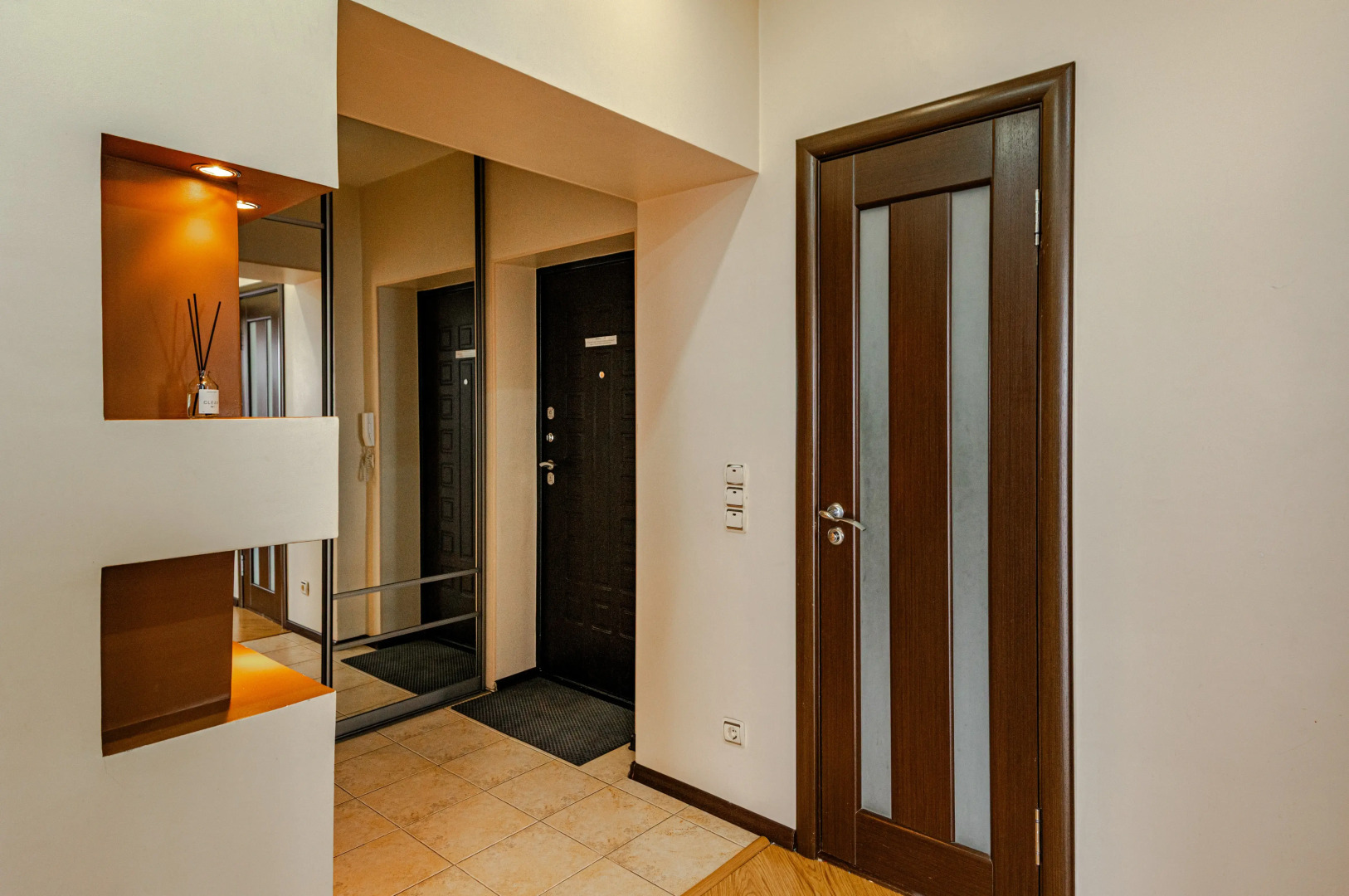 Квартира 2-к у Залива на Крылова 5 от RentAp