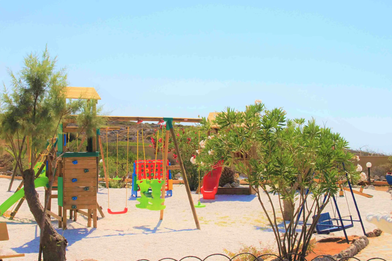 Отель Zorbas Beach Village