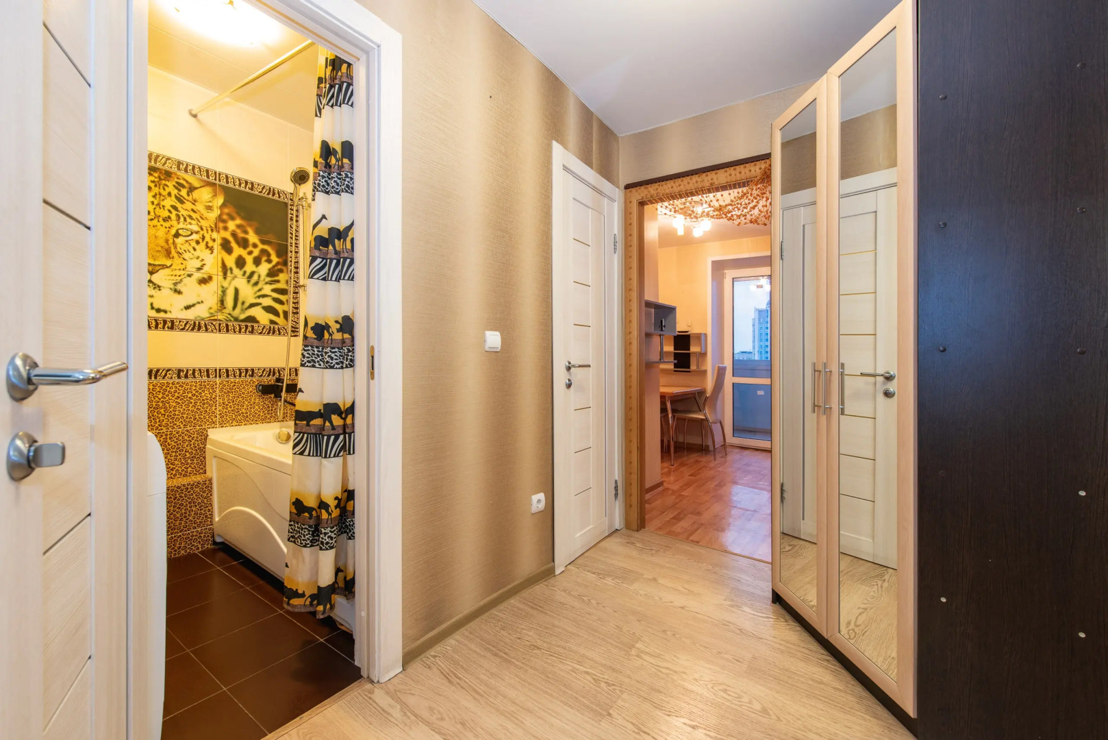 Апартаменты Яр-сутки на Московском 159