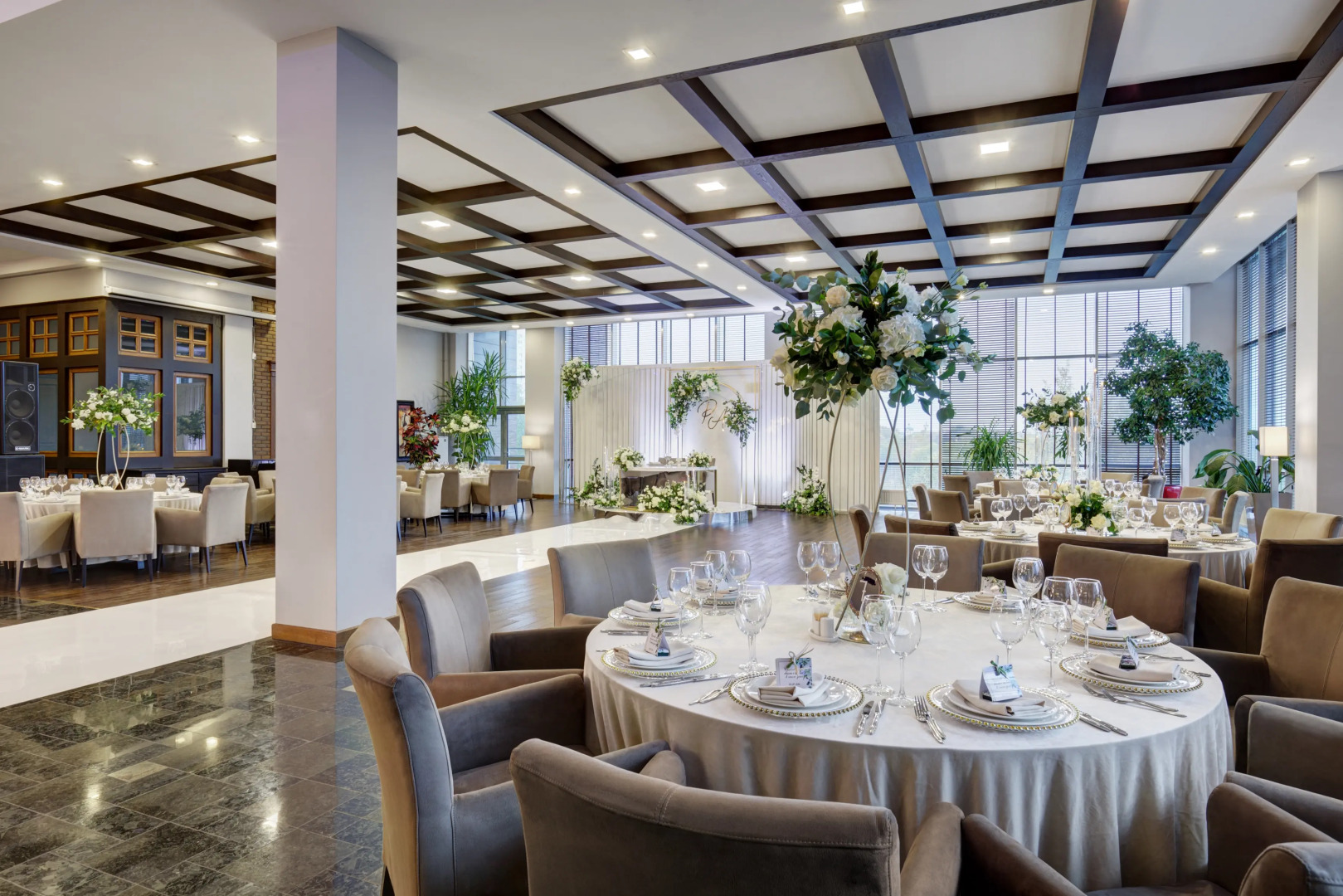 Отель Астро Плаза