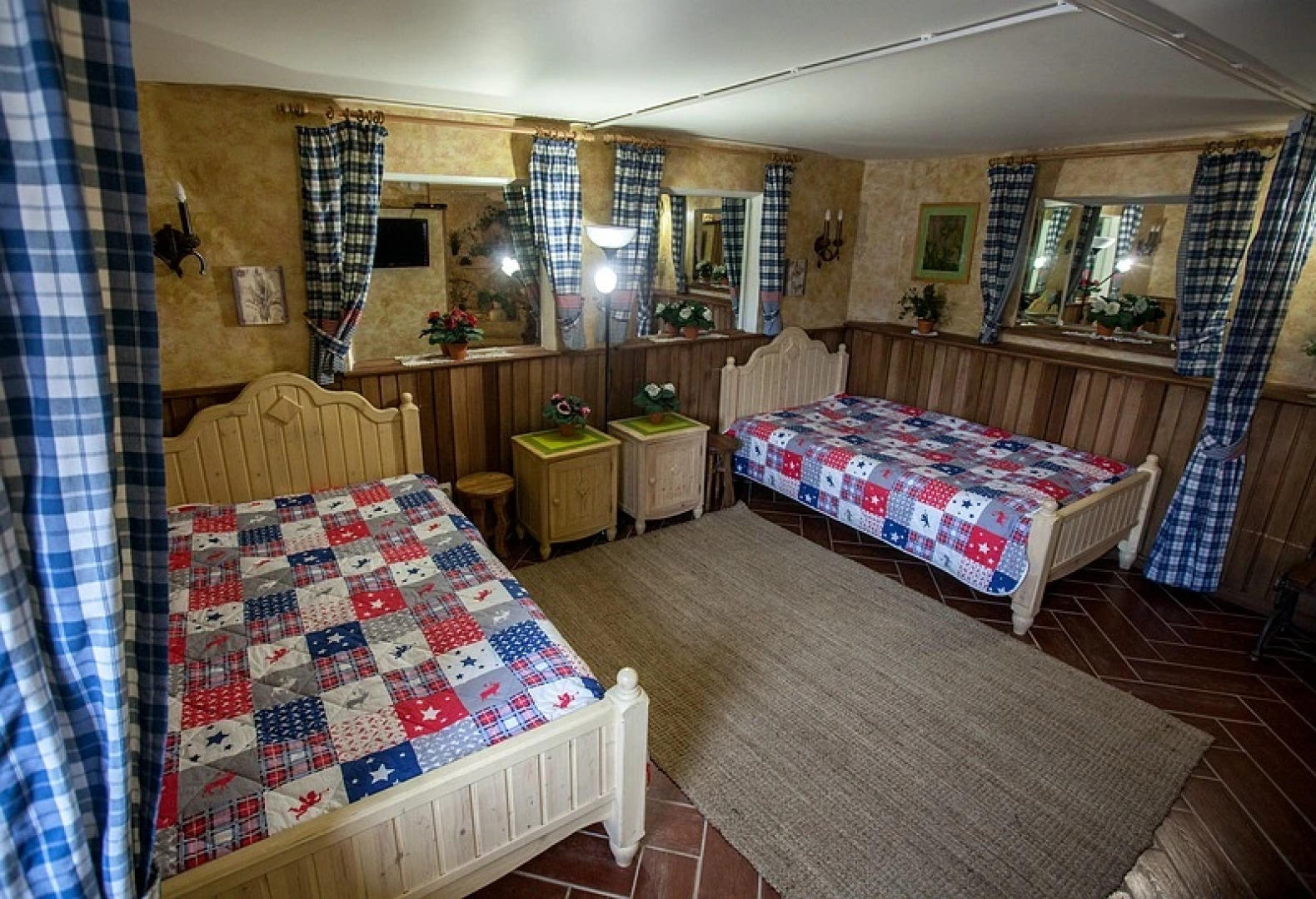 Отель Колесо