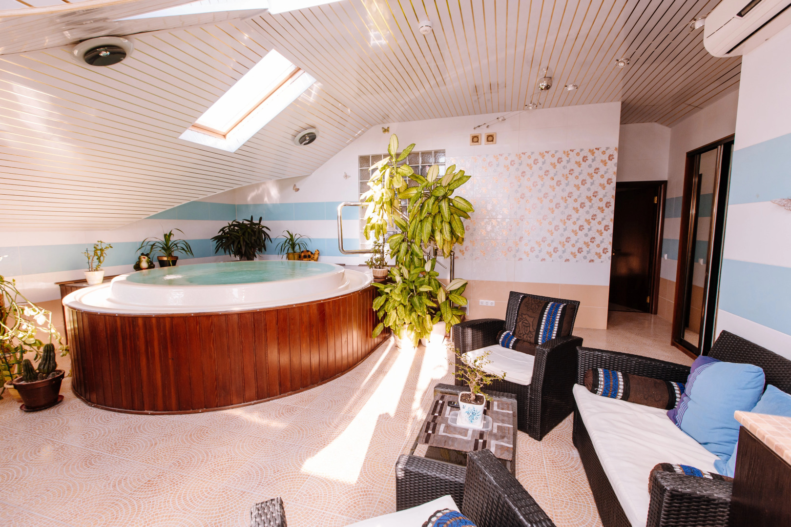 Отель Империал