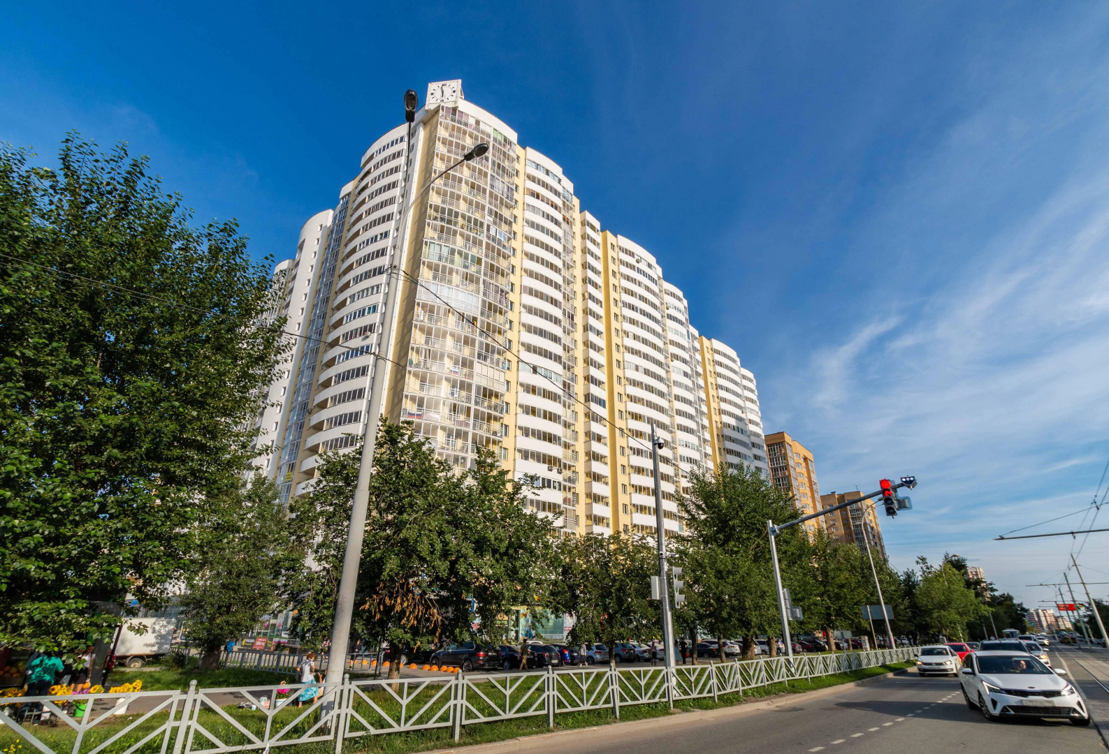 Апартаменты DreamHouse 8 марта 167