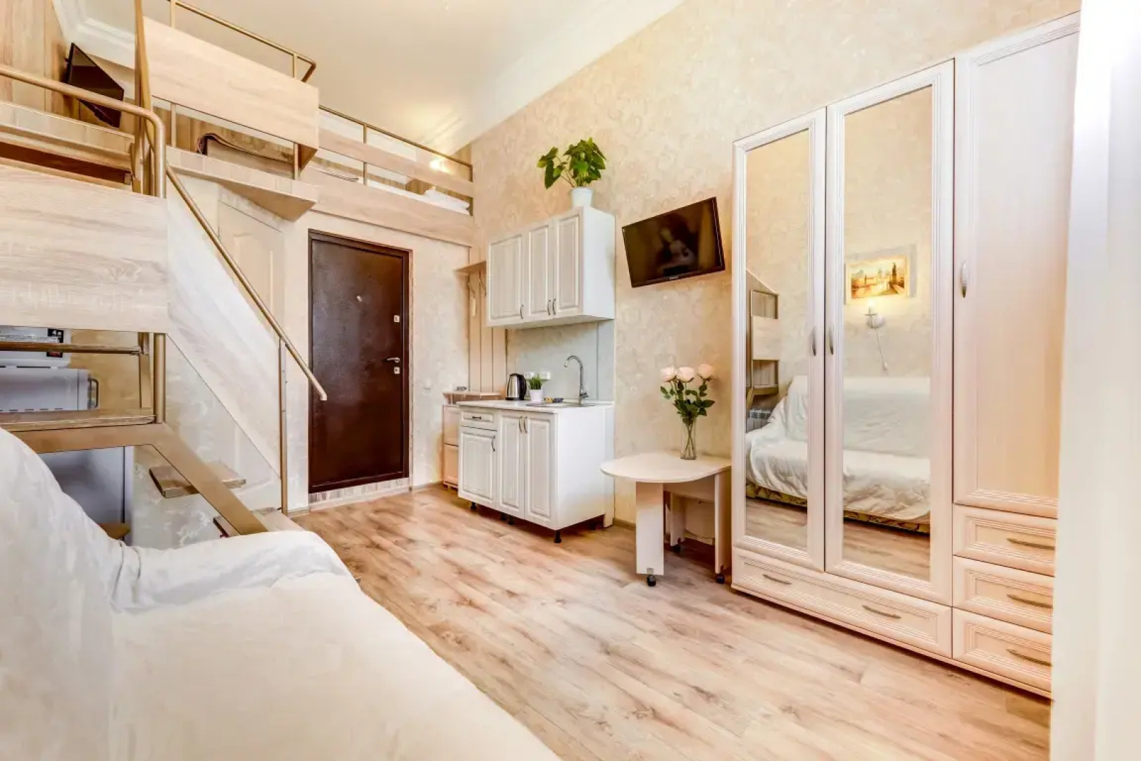 Апартаменты Классическая Студия Двухуровневая Любимый Город