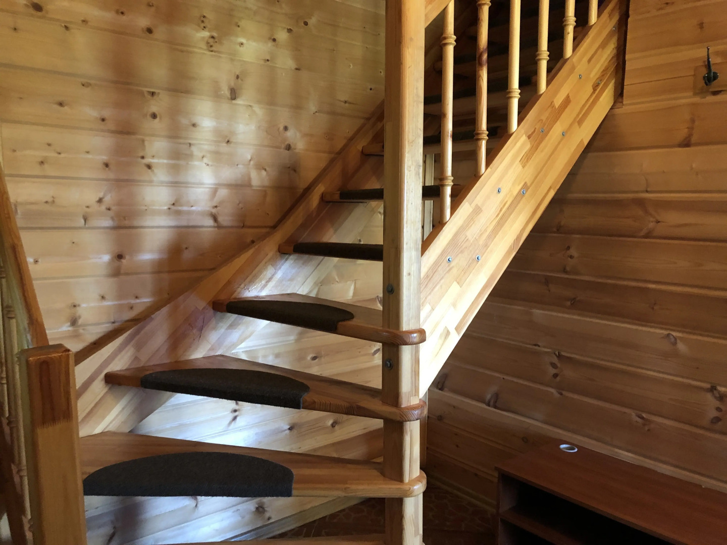 Частный дом у озера