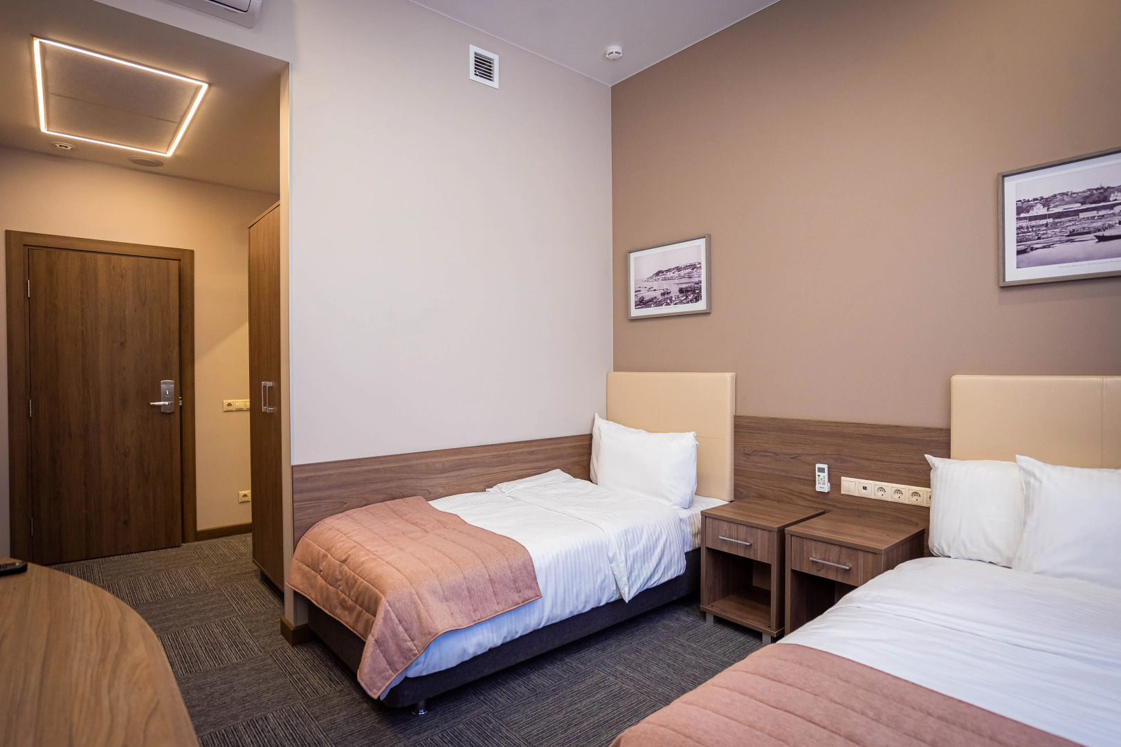 Отель История