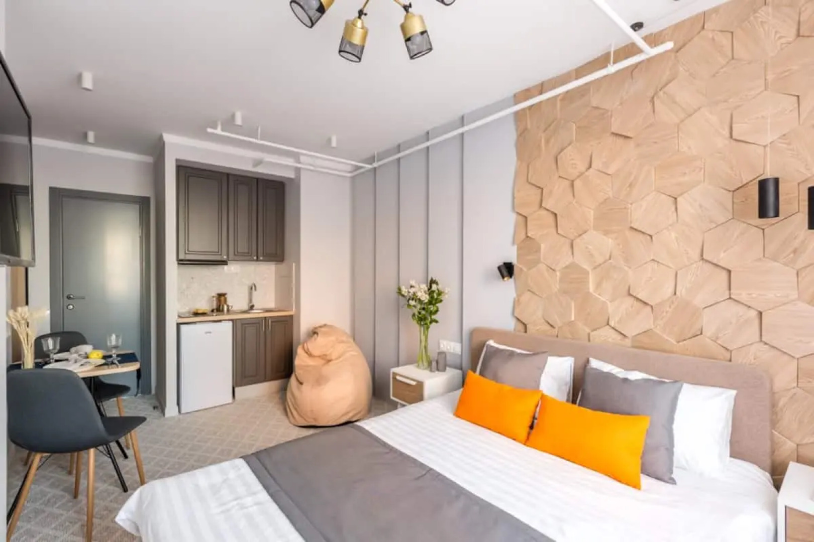 Апартаменты с Сауной и Джакузи Шале