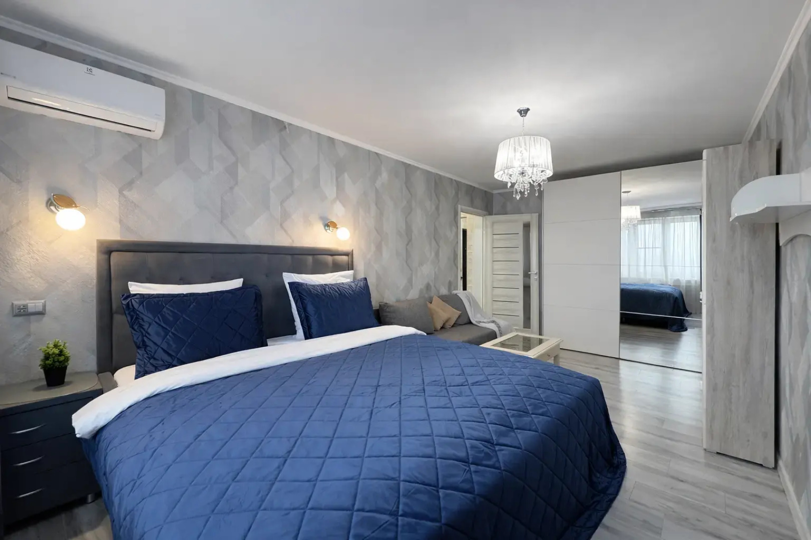 Апартаменты Платона кляты 27 ЖК Суворовский