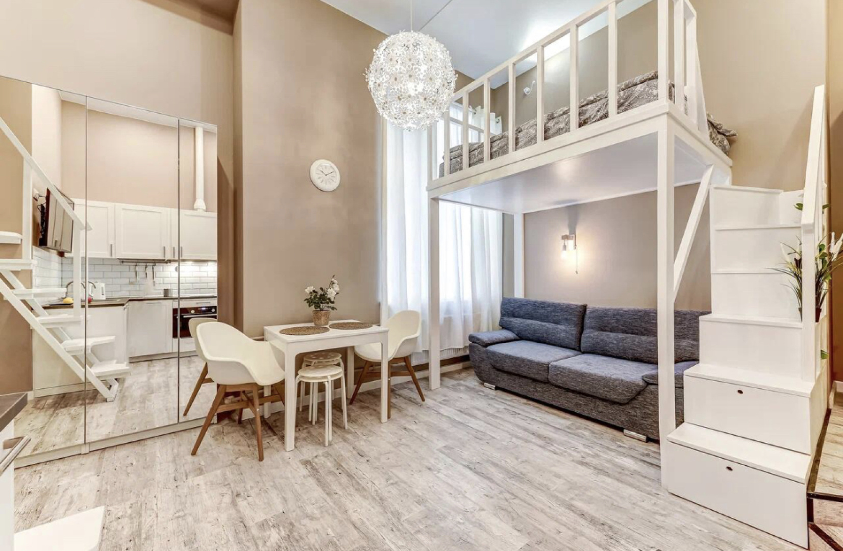 Апартаменты SweetHome на Мойке 40